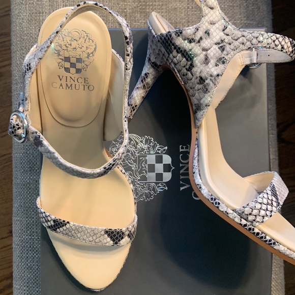 Vince Camuto python print strapped heels size 10M - Picture 1 of 4